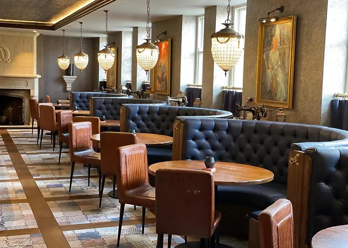 The Queens Head, Parkside Apartment 1