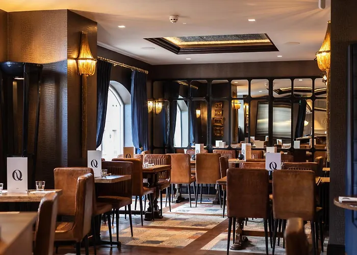 The Queens Head, Parkside Apartment 1