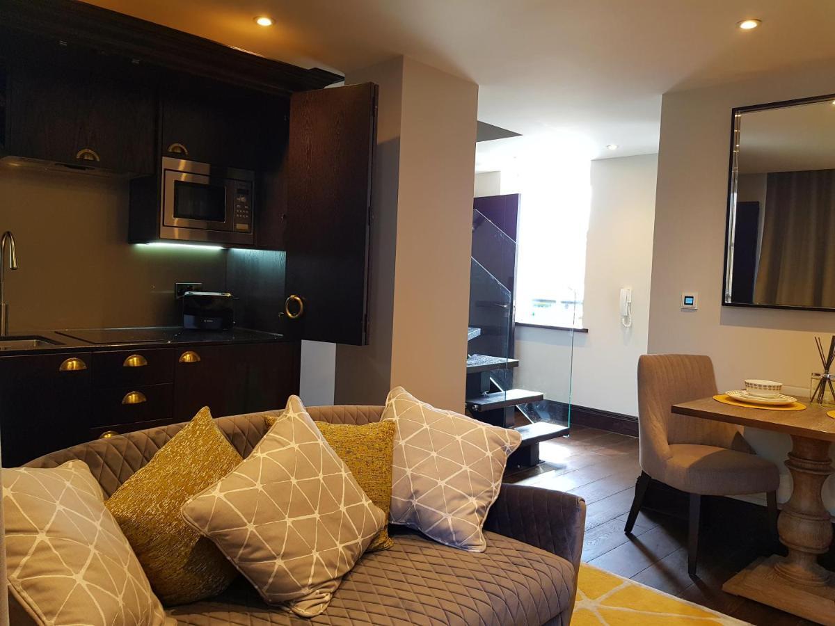 The Queens Head, Parkside 1 Apartment